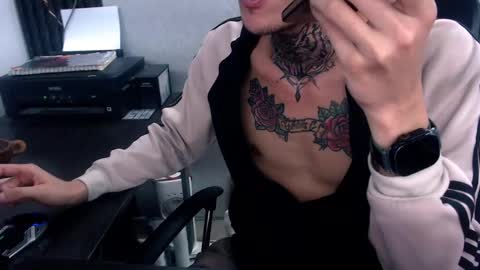 johnsonisaac94  online show from February 2025 08:35:01 AM