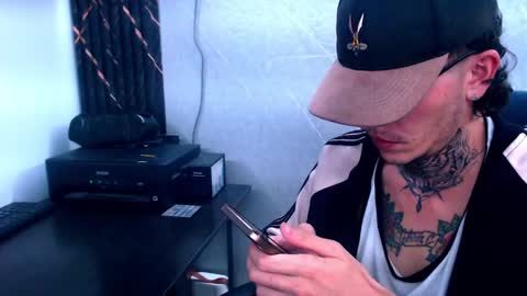 johnsonisaac94  online show from February 2025 08:33:02 AM