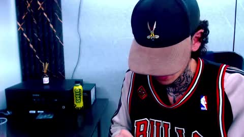 johnsonisaac94  online show from February 2025 04:29:01 AM