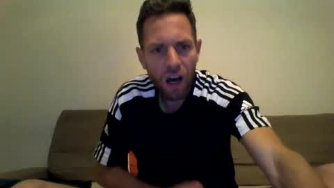 jojo19844 online show from October 2025 05:58:02 PM