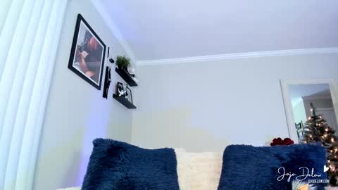    online show from December 2025 01:14:02 AM