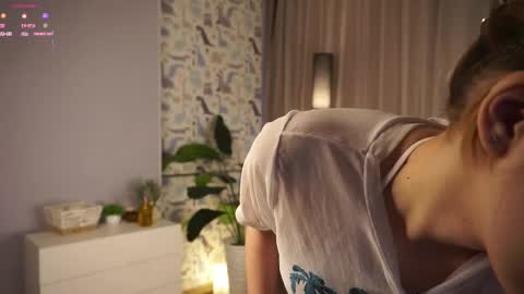 Aurora online show from April 2026 01:38:02 AM