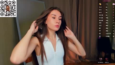 Snapshot of jolenerappleye chatting on November 2025 04:44:02 AM Emma online show from November 2025 04:44:02 AM