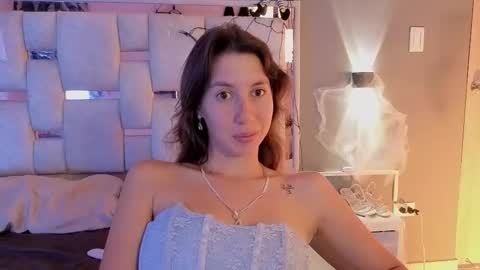 jolie_lov online show from October 2025 06:07:01 PM