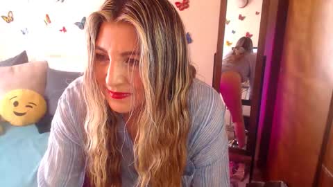 Jolie Mature online show from October 2025 09:05:02 PM