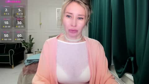 Snapshot of jolie_ozolla chatting on December 2024 03:56:02 PM Jolie Ozolla online show from December 2024 03:56:02 PM