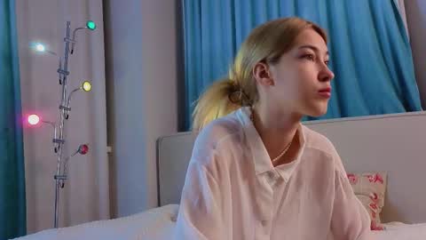 Viola online show from November 2025 11:22:01 AM