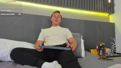 Jonathan Danielss  online show from February 2025 03:05:02 PM