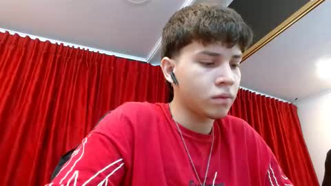 Snapshot of jonathan_moreau chatting on December 2024 11:52:02 AM Jonathan online show from December 2024 11:52:02 AM
