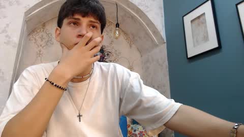 Snapshot of jonathan_moreau chatting on December 2024 11:54:01 AM Jonathan online show from December 2024 11:54:01 AM