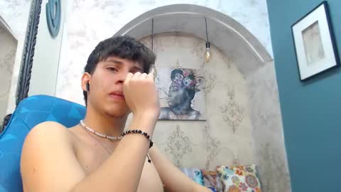 Snapshot of jonathan_moreau chatting on December 2024 03:06:01 PM Jonathan online show from December 2024 03:06:01 PM