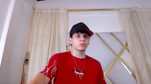 Snapshot of jonathan_moreau chatting on December 2024 11:39:02 AM Jonathan online show from December 2024 11:39:02 AM
