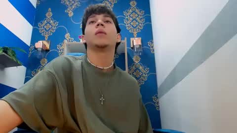 Snapshot of jonathan_moreau chatting on December 2024 12:27:02 PM Jonathan online show from December 2024 12:27:02 PM