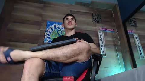 jonathancast08 online show from October 2025 07:36:02 PM