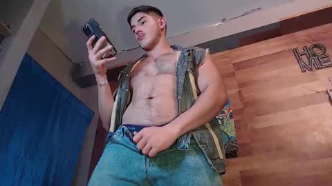 jonathancast08 online show from November 2025 11:04:01 PM