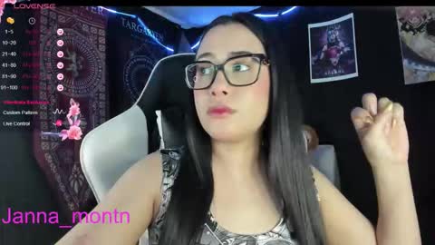 Snapshot of jonathanrwick chatting on November 2025 03:05:01 AM Janna online show from November 2025 03:05:01 AM