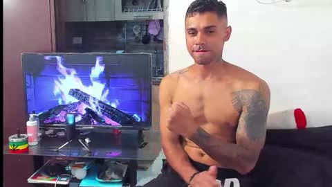 Snapshot of jonesjoness15 chatting on November 2025 04:08:01 PM jonesjoness15 online show from November 2025 04:08:01 PM