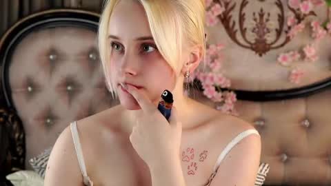 Snapshot of jonnienita chatting on April 2026 06:10:01 PM Alice online show from April 2026 06:10:01 PM