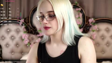 Snapshot of jonnienita chatting on April 2026 11:16:02 AM Alice online show from April 2026 11:16:02 AM