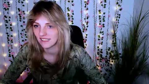 Snapshot of jose_fairy chatting on September 2025 07:25:01 PM jose_fairy online show from September 2025 07:25:01 PM