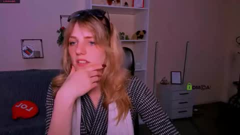 jose_fairy online show from October 2025 07:33:02 PM