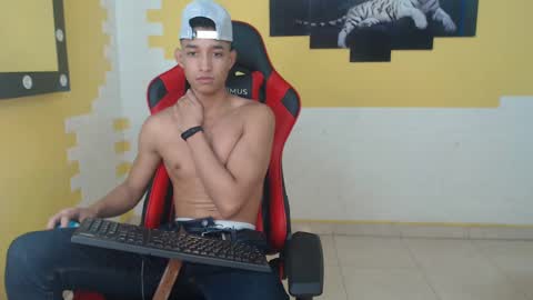 Snapshot of jose_sexycumm chatting on December 2024 08:14:02 PM jose_sexycumm online show from December 2024 08:14:02 PM