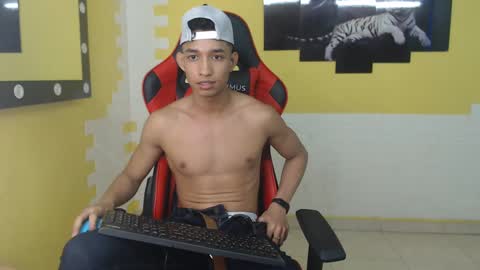 Snapshot of jose_sexycumm chatting on December 2024 11:20:01 PM jose_sexycumm online show from December 2024 11:20:01 PM