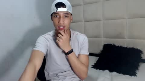 Snapshot of jose_sexycumm chatting on January 2025 07:35:01 PM jose_sexycumm online show from January 2025 07:35:01 PM