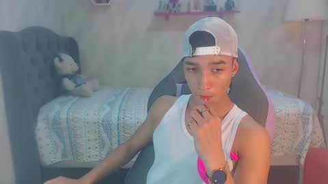 Snapshot of jose_sexycumm chatting on January 2025 08:28:01 PM jose_sexycumm online show from January 2025 08:28:01 PM