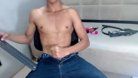 Snapshot of jose_sexycumm chatting on January 2025 11:07:01 PM jose_sexycumm online show from January 2025 11:07:01 PM