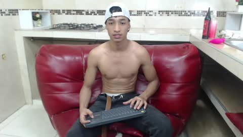 Snapshot of jose_sexycumm chatting on February 2025 07:00:01 PM jose_sexycumm online show from February 2025 07:00:01 PM