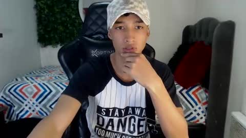 Snapshot of jose_sexycumm chatting on February 2025 06:54:01 PM jose_sexycumm online show from February 2025 06:54:01 PM