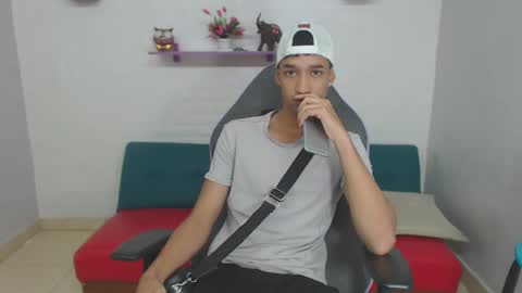 Snapshot of jose_sexycumm chatting on February 2025 07:19:02 PM jose_sexycumm online show from February 2025 07:19:02 PM
