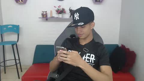 Snapshot of jose_sexycumm chatting on March 2025 06:12:01 PM jose_sexycumm online show from March 2025 06:12:01 PM