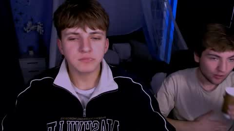 joseph_bear_ online show from November 2025 08:20:01 PM