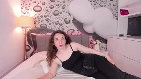 Josephine online show from April 2026 06:10:01 PM