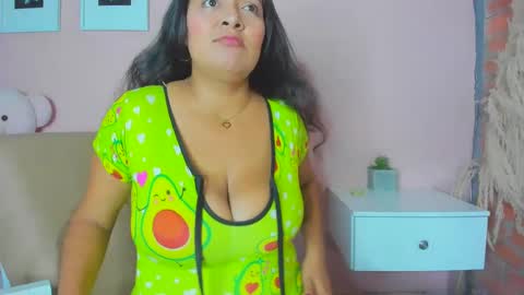 josephinesmiths online show from December 2024 07:55:01 PM