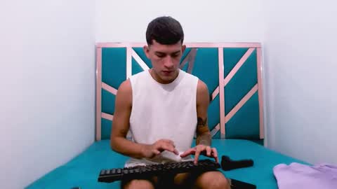 Snapshot of josue_linares chatting on September 2025 07:38:01 PM josue_linares online show from September 2025 07:38:01 PM