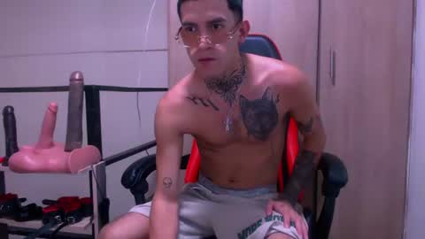 josue_linares online show from March 2026 06:18:02 AM