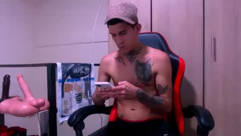 josue_linares online show from April 2026 06:00:02 AM