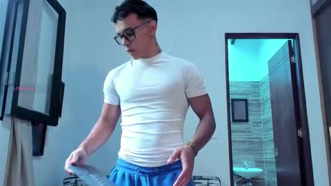 Im Jouliano online show from October 2025 09:01:01 PM