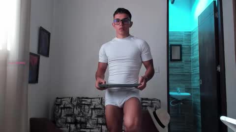 Im Jouliano online show from October 2025 08:40:01 PM