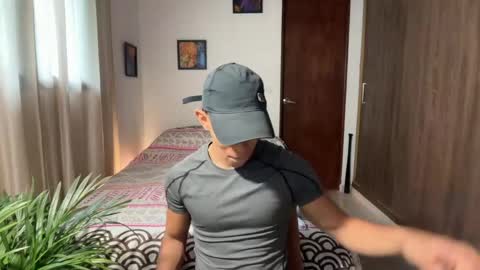 Im Jouliano online show from May 2026 10:11:02 PM