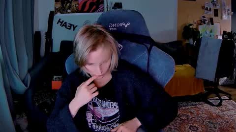 joy_keys online show from November 2025 02:01:01 AM