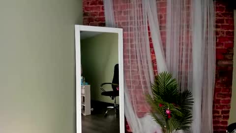 Joyce online show from September 2025 01:38:02 PM