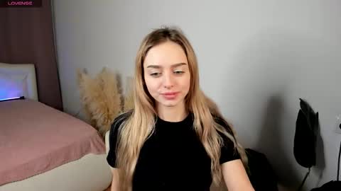 Joyce online show from November 2025 07:21:01 AM