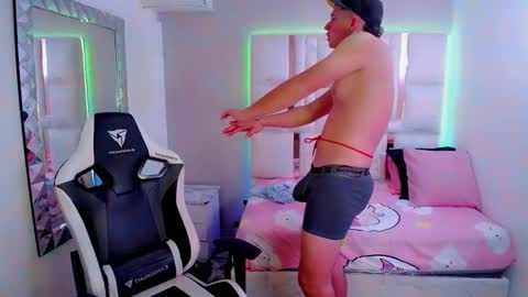 N I N O online show from March 2025 01:06:02 PM