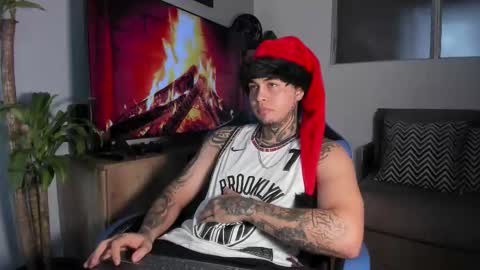 juan_alvarez18 online show from December 2025 01:44:02 AM