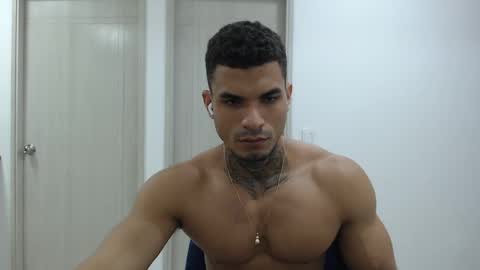 juan_gomez_1 online show from December 2024 10:16:02 PM