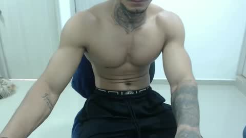 juan_gomez_1 online show from February 2025 08:19:02 PM
